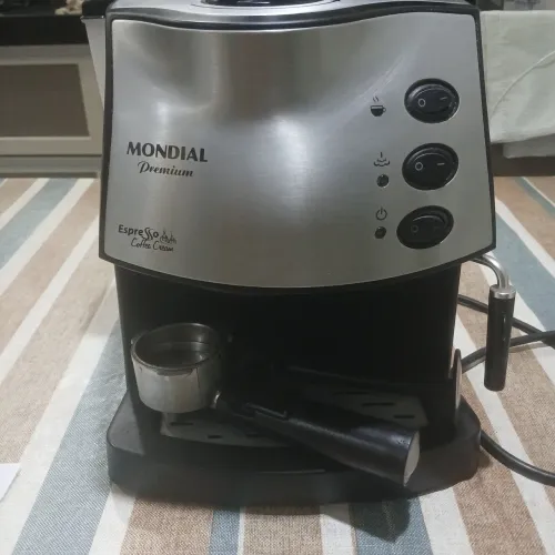 Cafeteira expresso marca Mondial