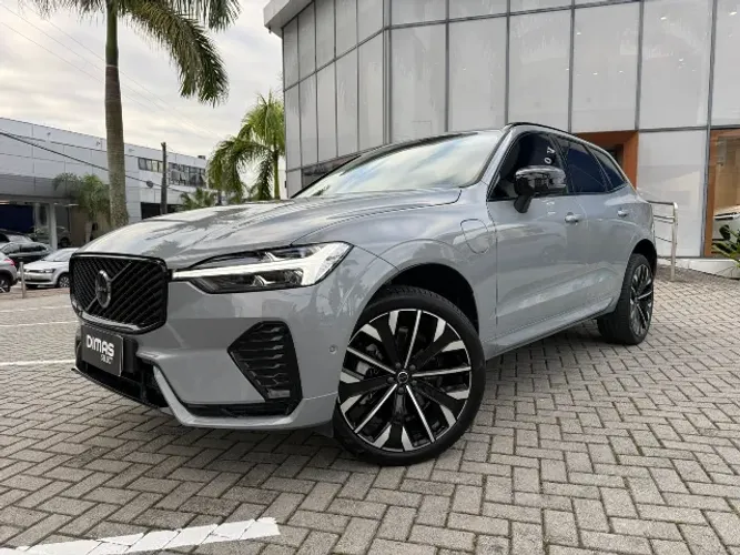 Volvo XC-60 T-8 Ultra Dark 2.0 AWD (híbrido) 2026