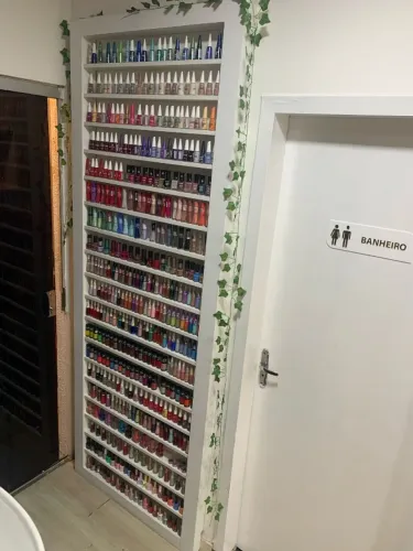 VENDO LINDO EXPOSITOR DE ESMALTES