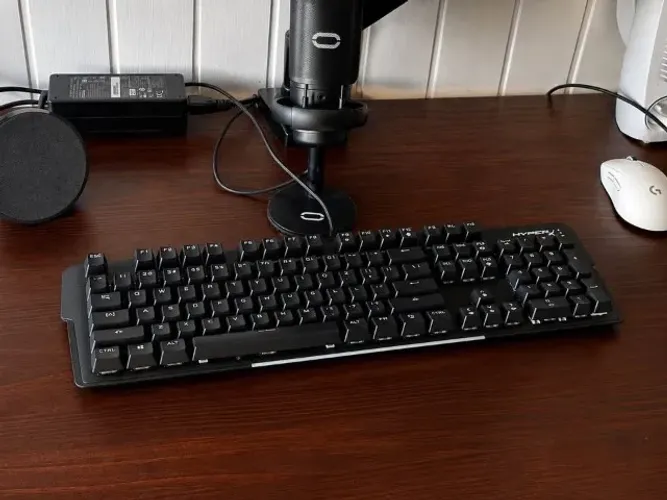 Teclado Gamer Mecânico HyperX Mars RGB - Switch Blue (Outemu) LED RGB