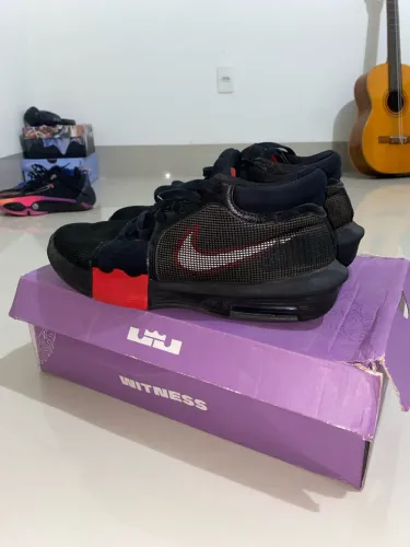 Tênis Nike lebron witness 8 preto e vermelho