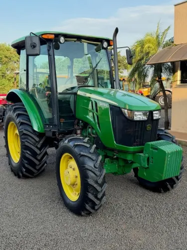 Trator John Deere 5078E