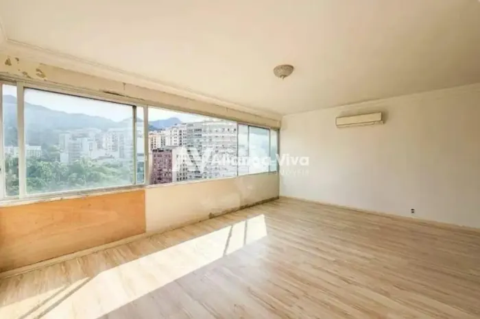 Leblon | Apartamento 4 quartos, sendo 2 suites