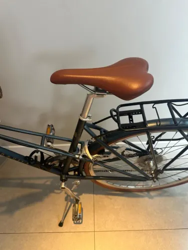 Bicicleta Urbana Diva - Semi-nova - Bagageiro e Lanterna - Aro 28