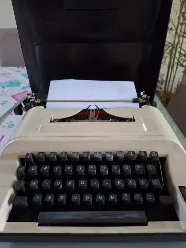 MÁQUINA ESCREVER