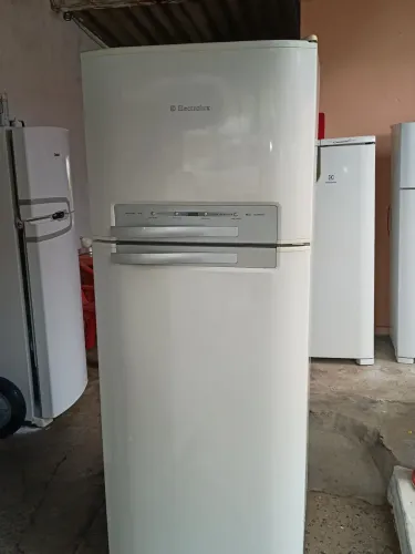 Vendo geladeira frosfrie Eletrolux grande