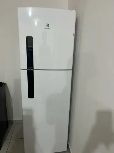 Vende - se geladeira eletrolux