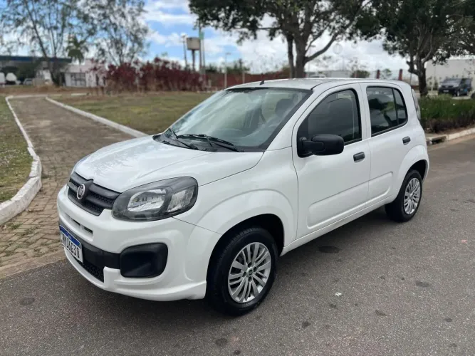 Fiat Uno Attractive 1.0 EVO Fire Flex 8V 5P 2021
