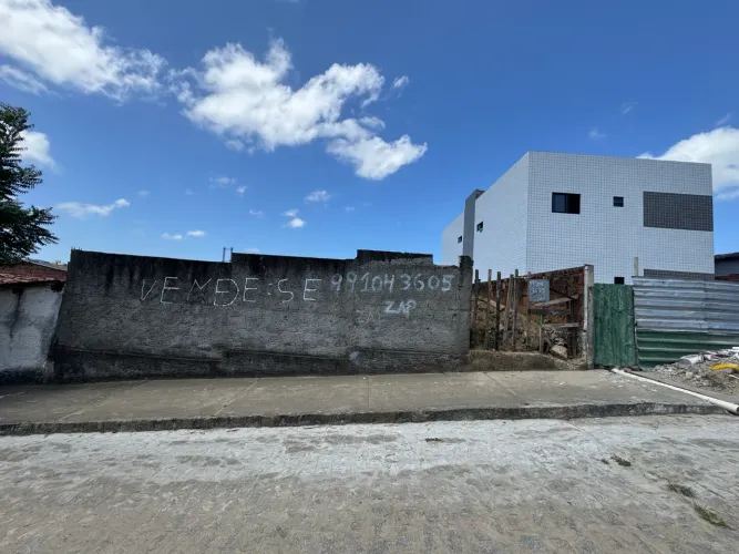 Vendo terreno 10x20m em rua calçada próximo a farmácia france