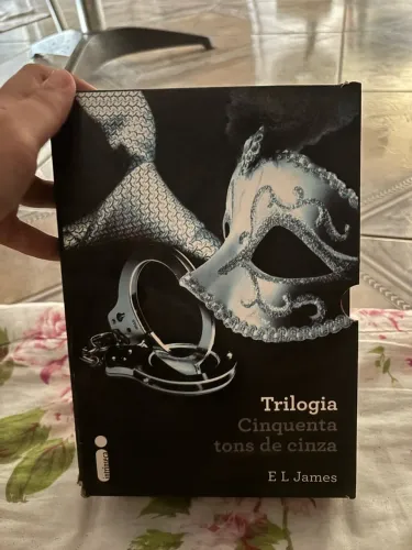 Triologia cinquenta tons de cinza