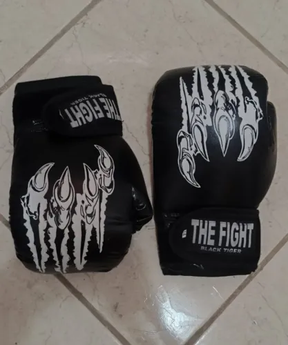 Kit Muay Thai Luva Bandagem Caneleira Cor Preto Tamanho 14oz