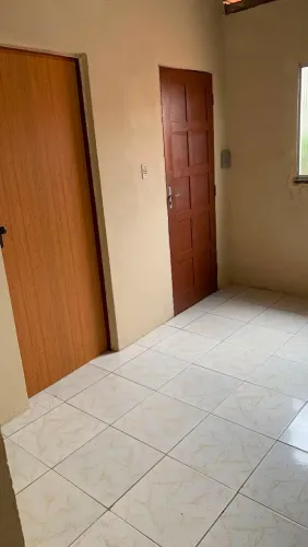 ALUGA-SE CASA NA RUA ESPIRITO SANTO - BAIRRO NOVO PARAÍSO 