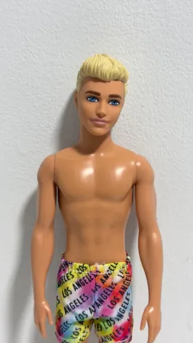 Boneco ken