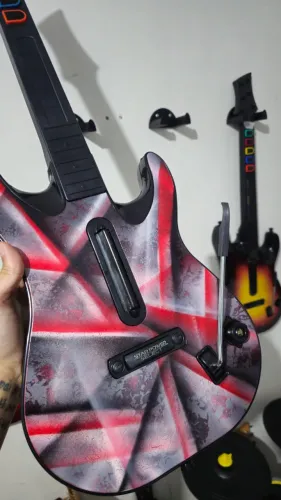 Guitarra Guitar Hero 5 PS3/4/5/Xbox 360 e PC - StrumLab 