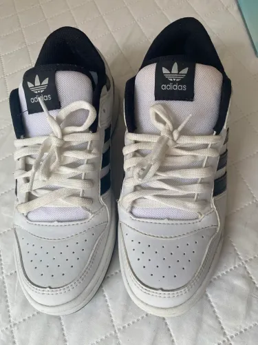 Tênis da adidas 