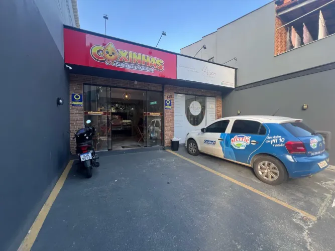Vendo salas comerciais.