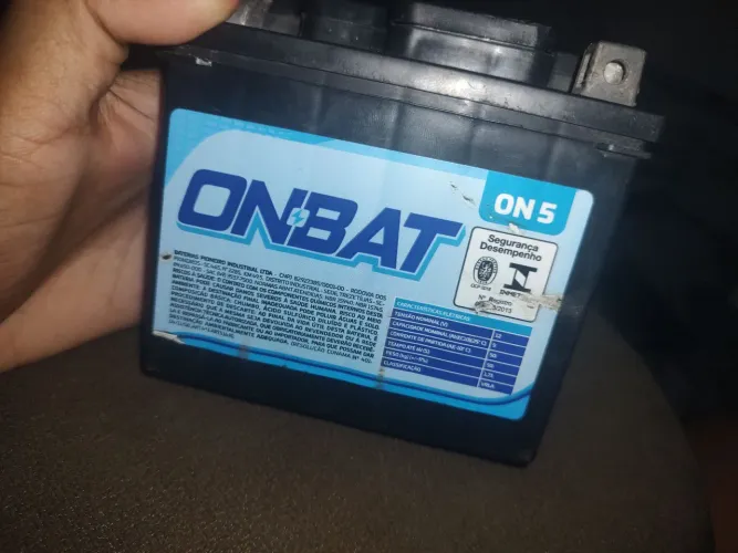 Bateria de moto onbat 5AH nova