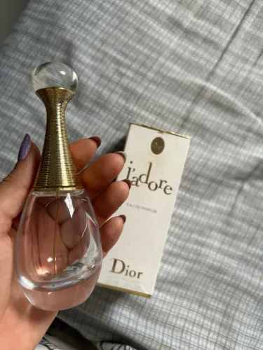 Frasco de perfume Jadore Dior