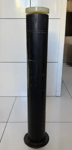 Pés de ferro para mesa com rosca de fixação do tampo