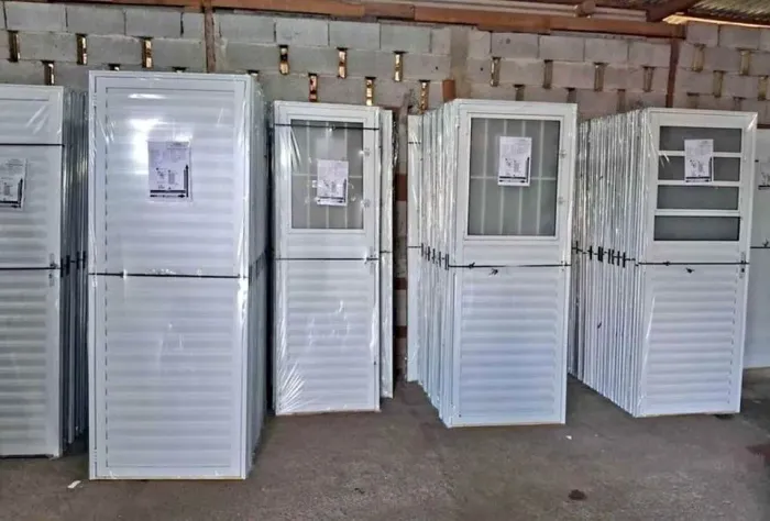 Porta Alumínio Branco - R$649,99 - Falar Com Willian