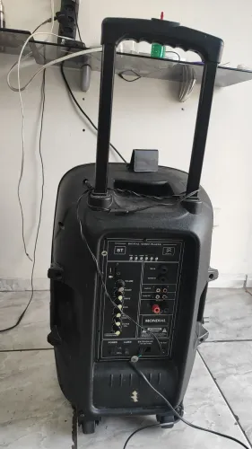 Caixa de som amplificada