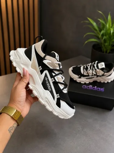 Tênis  Adidas inspiratian