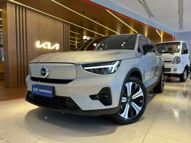 Volvo XC40 Recharge Plus (elétrico) 2023
