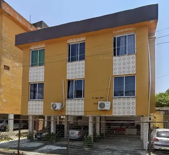 Apartamento de 02 quartos no Rodolfo Teófilo.