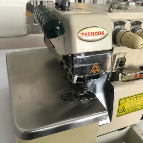 Máquina de costura industrial overlok