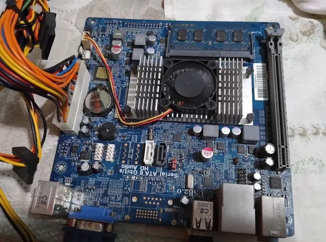 Placa mae j800 processador embutido mais 3 variações de memoria