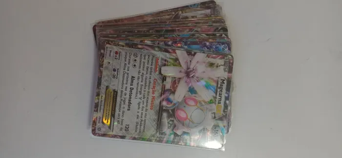 (PARA OFERTAS) CARTAS POKÉMON + ÁLBUM + BRINDES