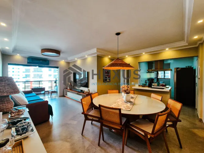 Apartamento com varanda e lazer na região da Barra Funda nas Pitangueiras, Guarujá