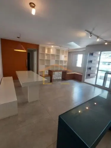 Apartamento de 86m², 3 dormitórios, transformados em 2 para ampliação da sala, sendo 1 suí