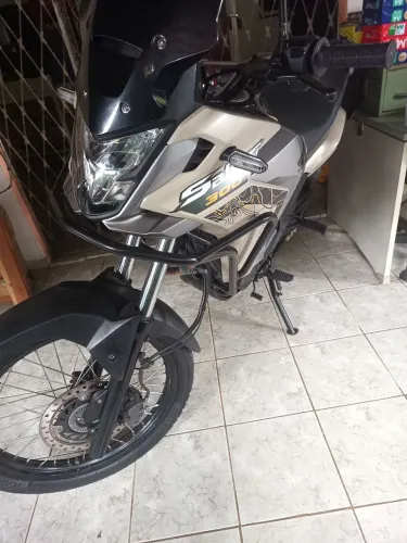 Vendo troco sahara adventure 2025 emplacada até 2027