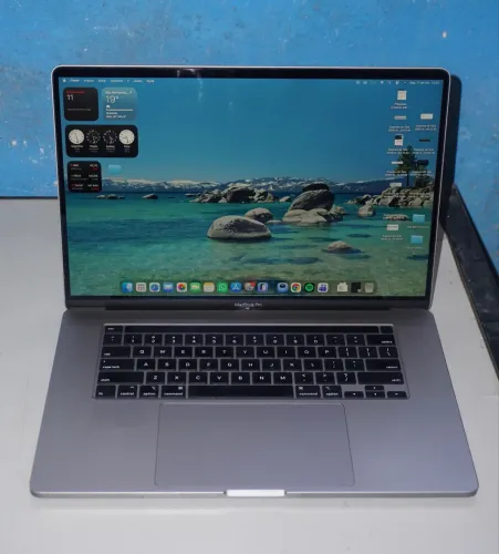 Macbook Pro 16? 2019 Core i7 16GB RAM 500Gb SSD macos Tahoe AMD Radeon 5300M 4GB