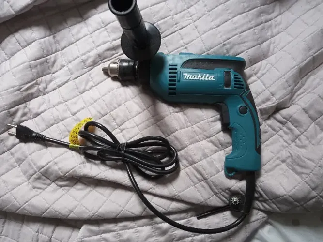 Furadeira 127V Makita HP1640