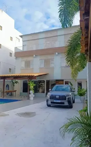 CASA AMPLA COM PISCINA À VENDA NO SETÚBAL | 350m² 5+ QUARTOS 4 VAGAS