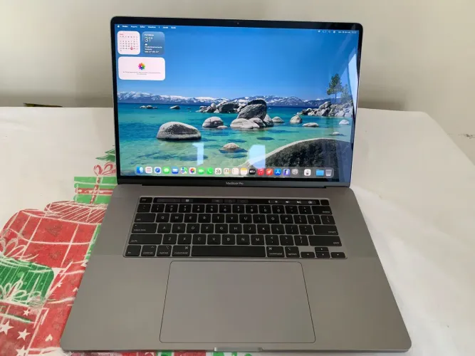 Macbook Pro 2019 32GB / i7 / 512 SSD 16 Pol