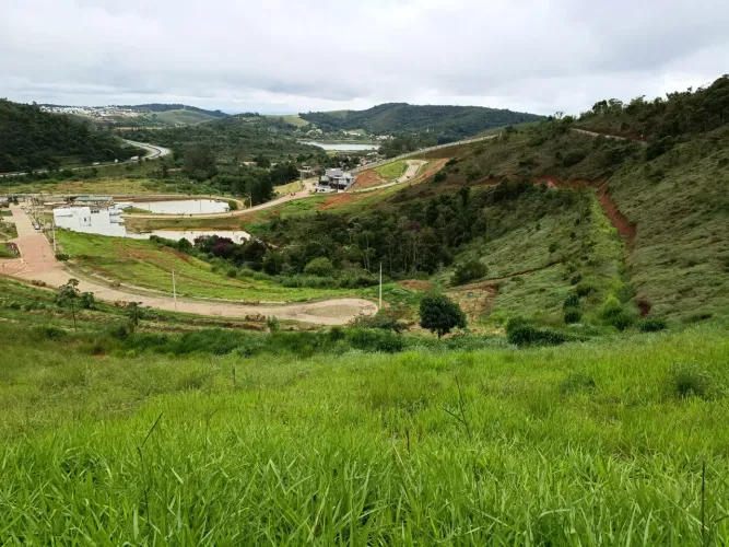 Terreno com 300 m² e vista para a represa São Pedro para venda