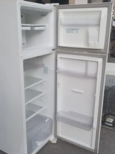 Geladeira Electrolux DFN39 Frost Free
