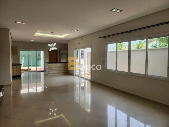 Casa em Condomínio com 3 Suítes, 4 Vagas em Votorantim (próxima ao Shopping Iguatemi no Pa
