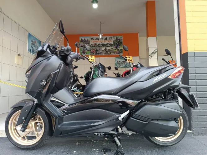 XMAX 250 2021 preta
