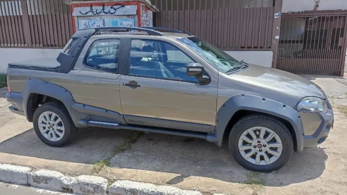 Fiat Strada Adventure1.8/ 1.8 Locker Flex CD 2013