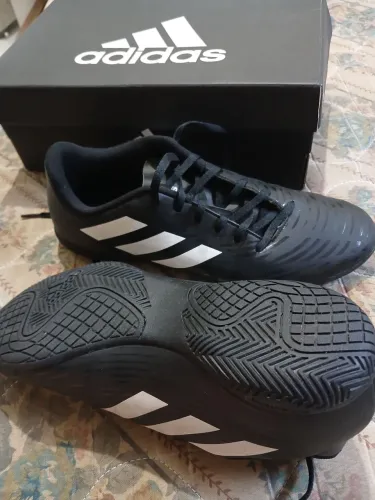 Chuteira Adidas