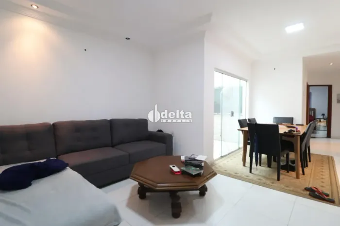 Casa residencial com 3 quartos sendo 1 suíte disponível para locação no bairro Jardim Inco