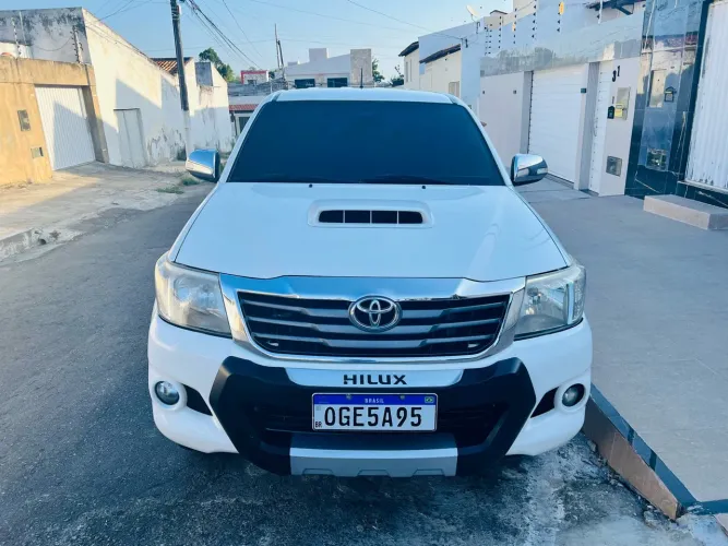 Toyota Hilux CD SRV D4-d 4X4 3.0 TDI Diesel AUT 2014