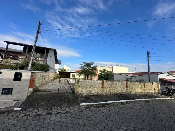 Terreno 375m² Ponte do Imaruim-viabilidade para até 6 pav.