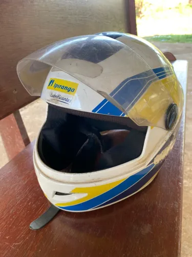 Capacete usado