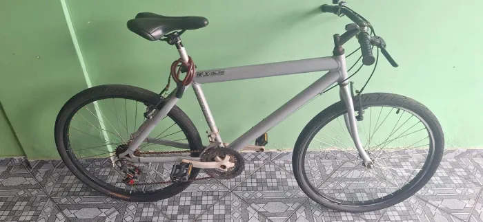 Bicicleta em alumínio
