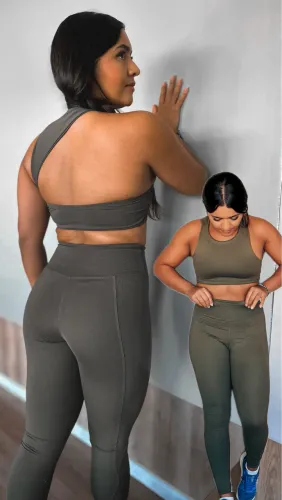 Conjunto de calça e top com detalhes nas costas no poliamida